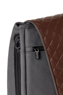 Moon Premium Wickeltasche Anthrazit Mit Wickelauflage, Geldtasche & Befestigungssystem 8 Moon Premium Wickeltasche Anthrazit Mit Wickelauflage, Geldtasche & Befestigungssystem -Babyprodukte Geschäft moon k23 messengerbag anthra 0072